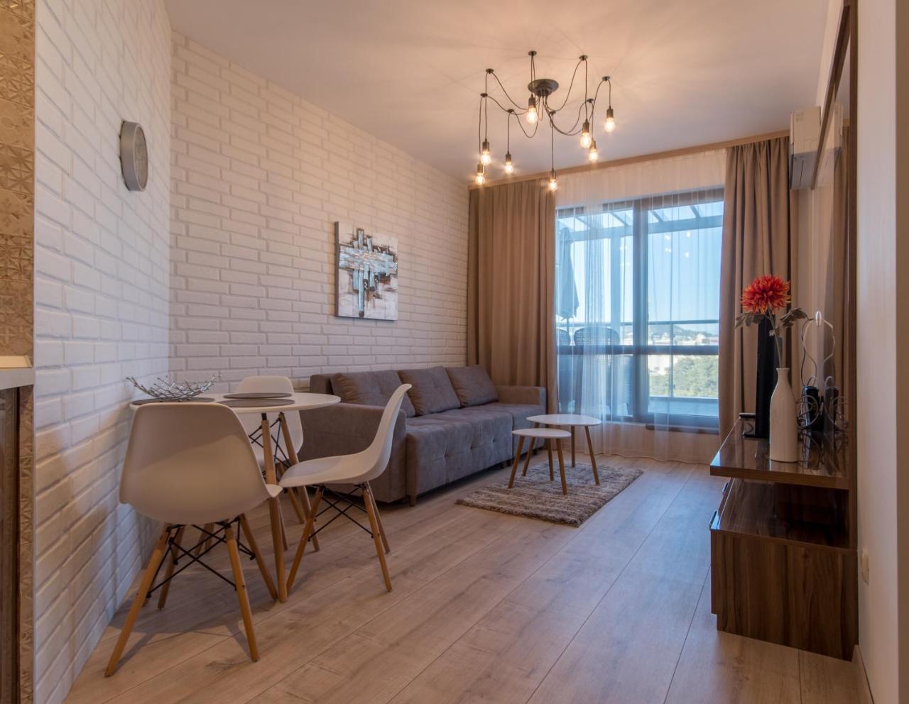 City Apartments Triumph Varna Bagian luar foto