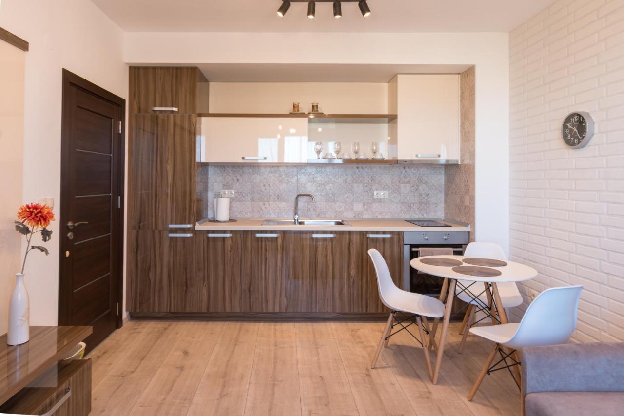 City Apartments Triumph Varna Bagian luar foto