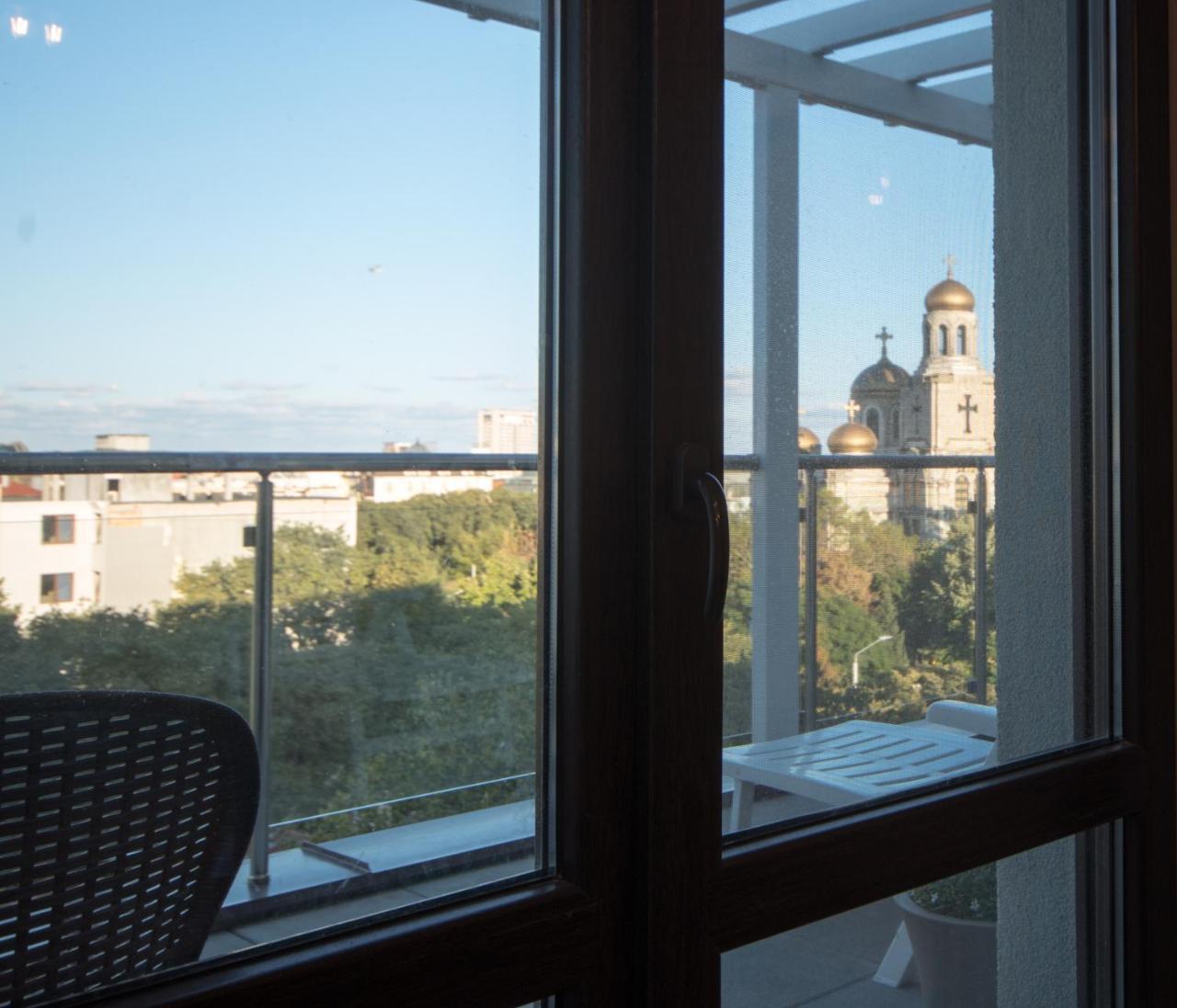 City Apartments Triumph Varna Bagian luar foto
